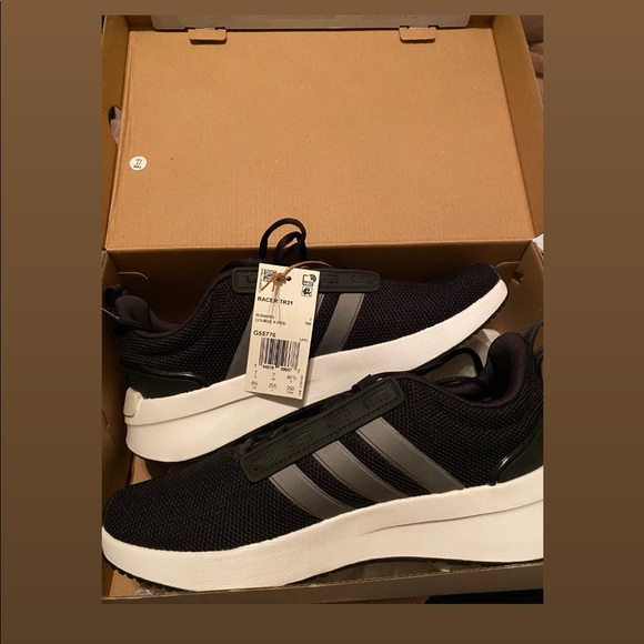 Adidas Running Shoes 8.5 - Picture 3 of 4